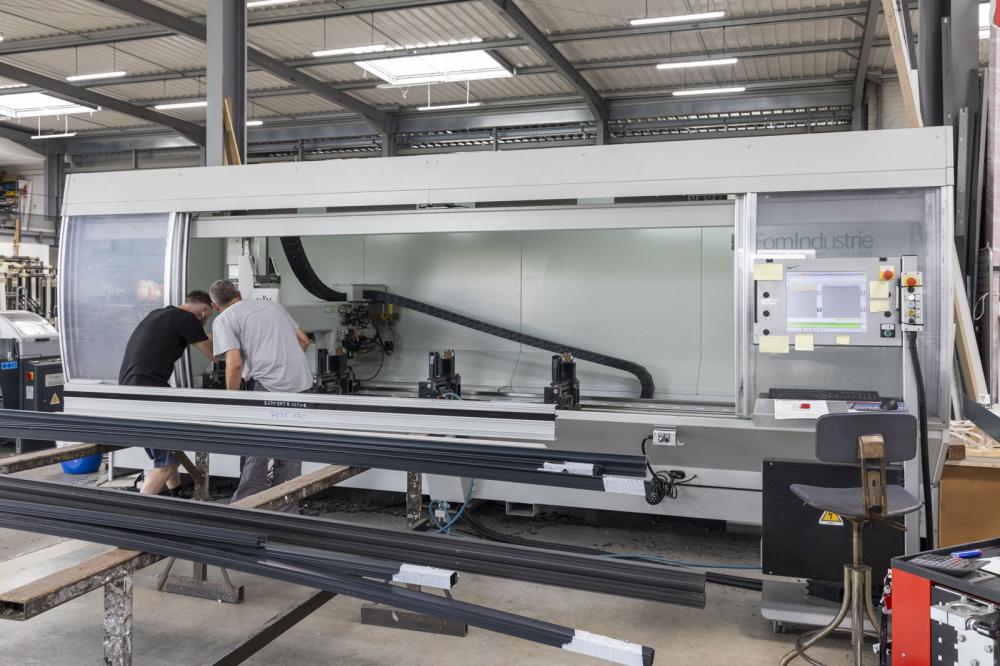 07-Usine-Biron-Alu-machine-2